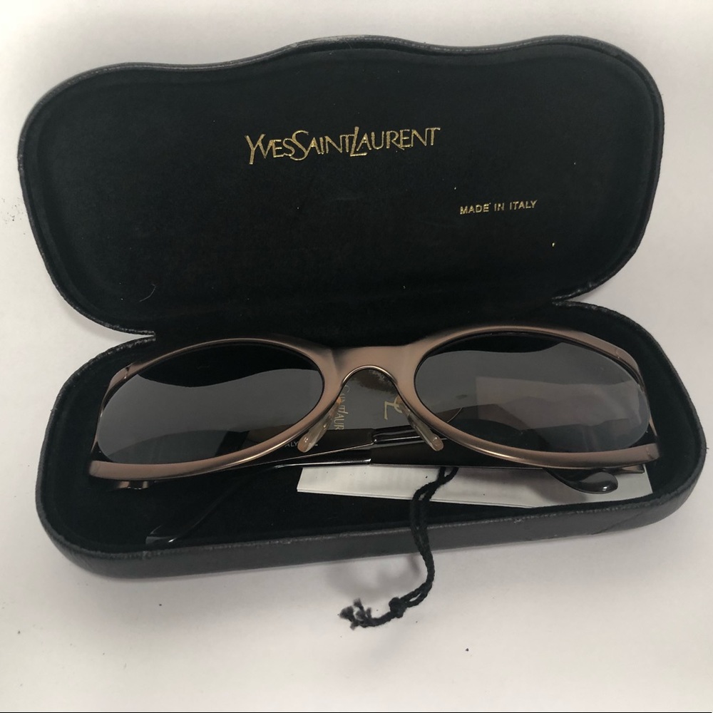 ❌❌SOLD OUT❌❌Yves Saint Laurent sunglasses 🕶